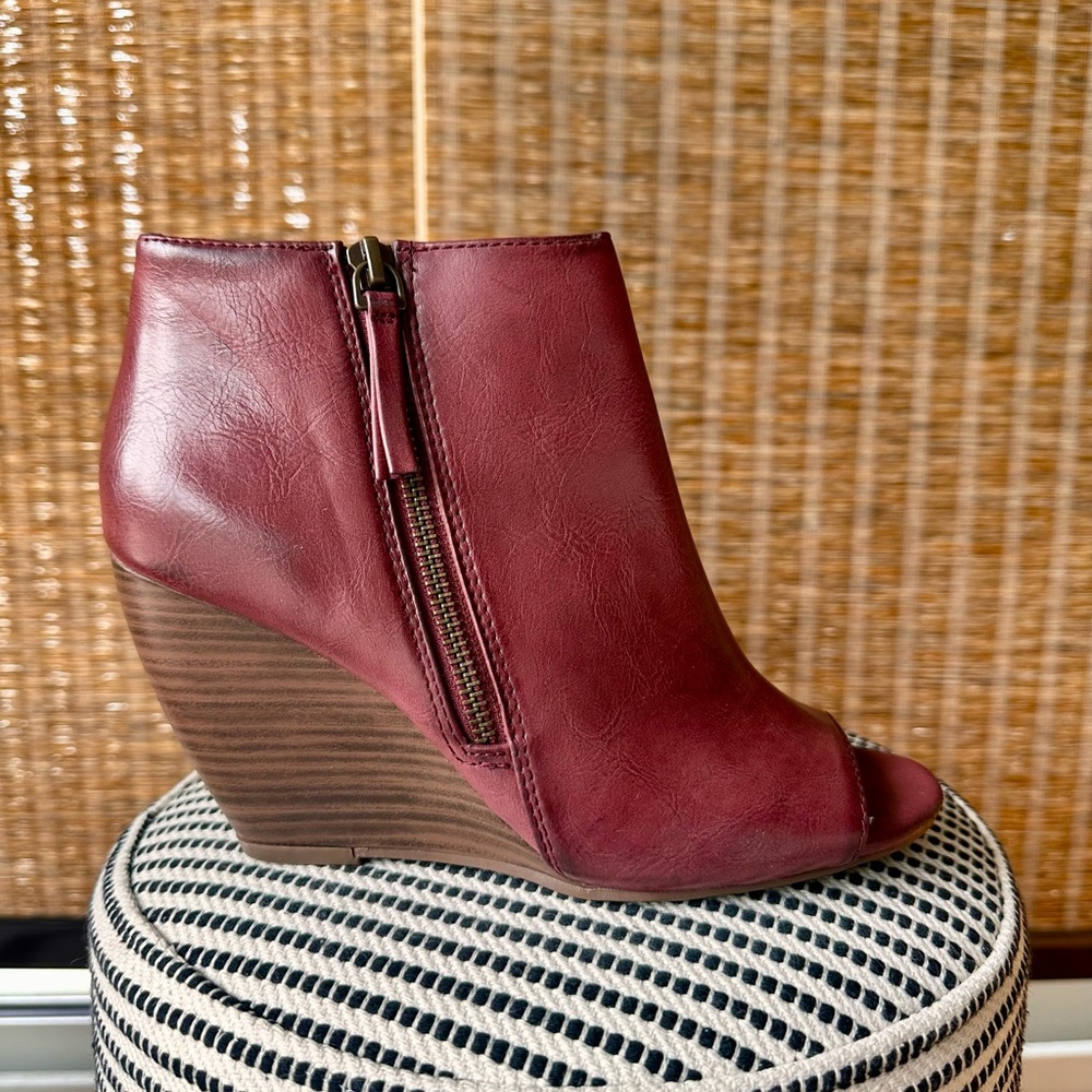 Born in California Vegan Burgundy Maroon Wedge Ankle Shoes Booties 7